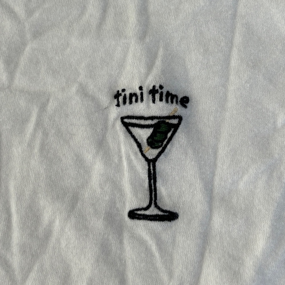 Abercrombie & Fitch Short-Sleeve Martini Graphic Skimming Tee - Picture 5 of 6